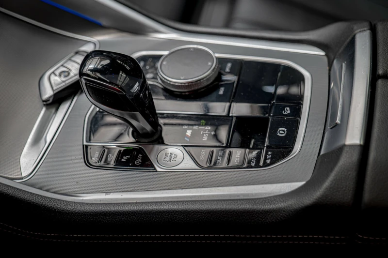 BMW X6 M50i/Harman Kardon/HuD/Панорама/Камера 360, снимка 9 - Автомобили и джипове - 49980854