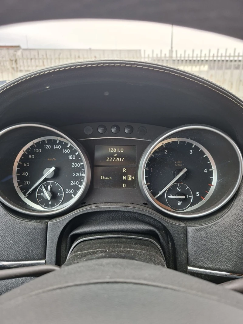 Mercedes-Benz ML 350 Grand Edition, снимка 3 - Автомобили и джипове - 53495642