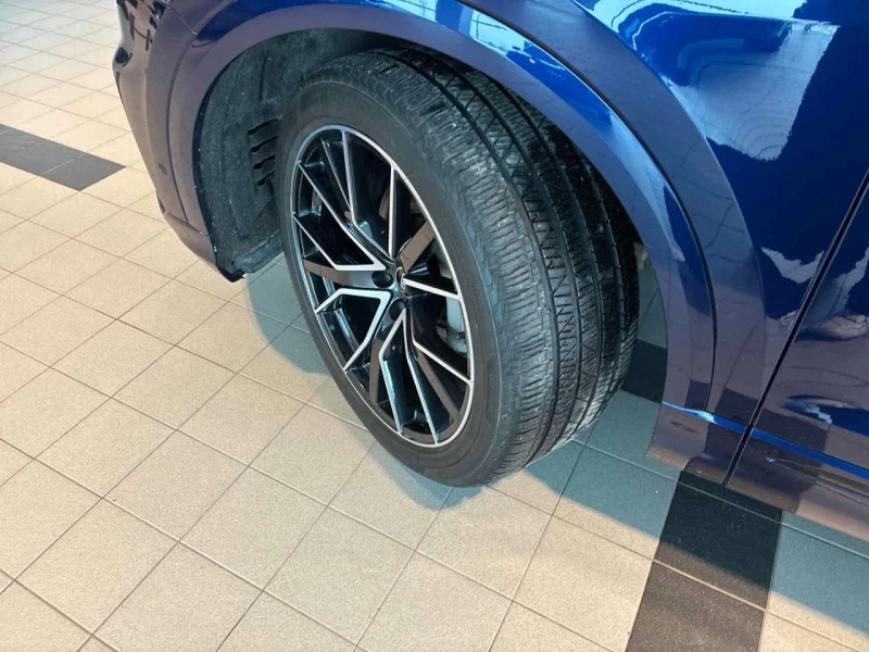 Audi Q8 * Progressiv * 360КАМЕРИ* ПАНОРАМА* ОБДУХВАНЕ* , снимка 7 - Автомобили и джипове - 53567770