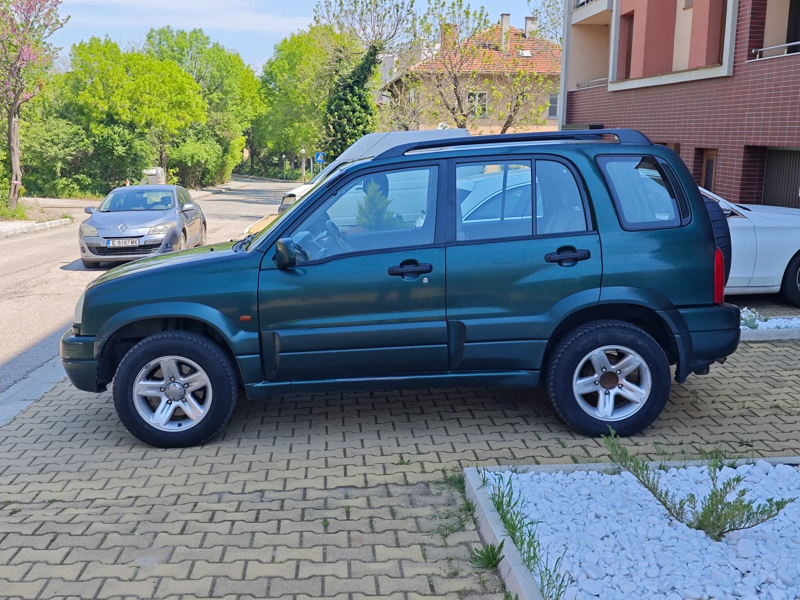 Suzuki Grand vitara 2.5i КЛИМАТИК ВЕРИГА ГАЗ 4X4 ОБСЛУЖЕН - изображение 2