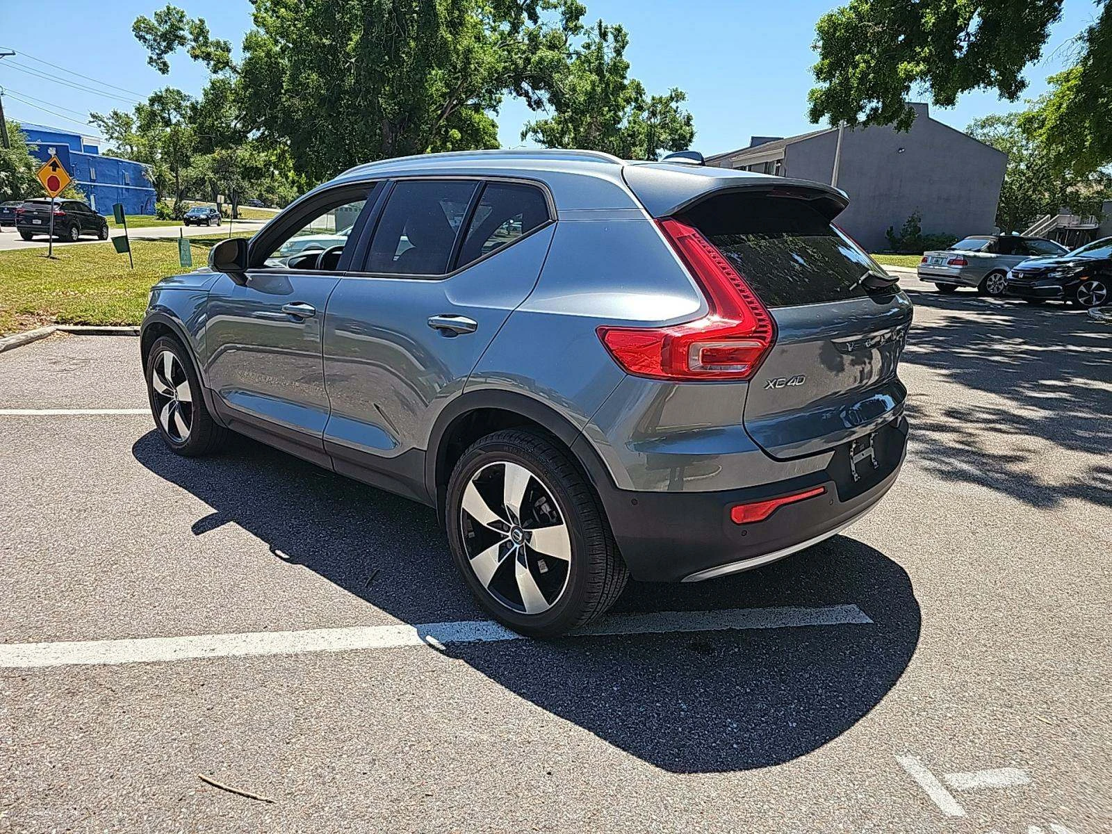 Volvo XC40 T5 Momentum - изображение 10