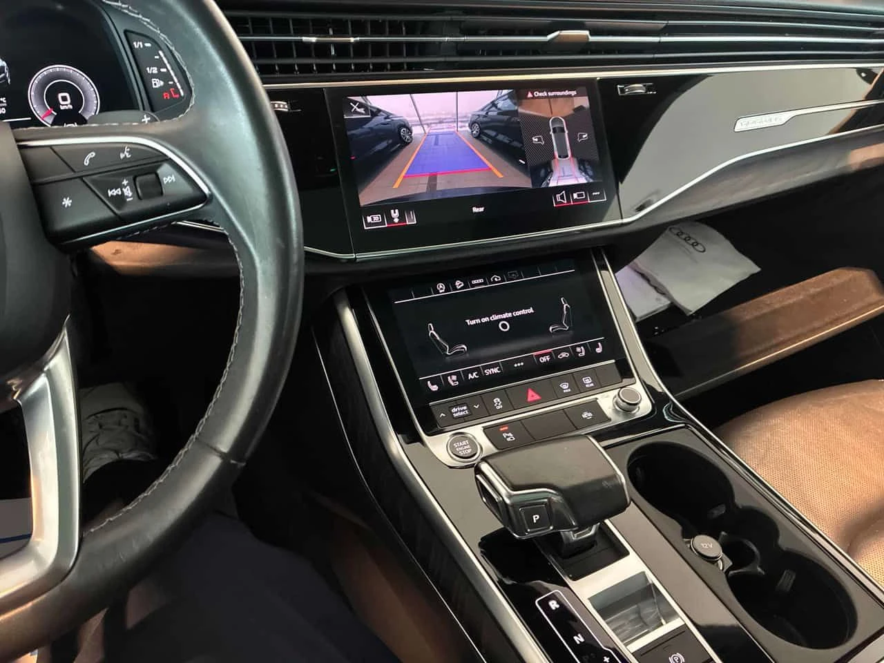 Audi Q8 * Progressiv * 360КАМЕРИ* ПАНОРАМА* ОБДУХВАНЕ*  - изображение 9