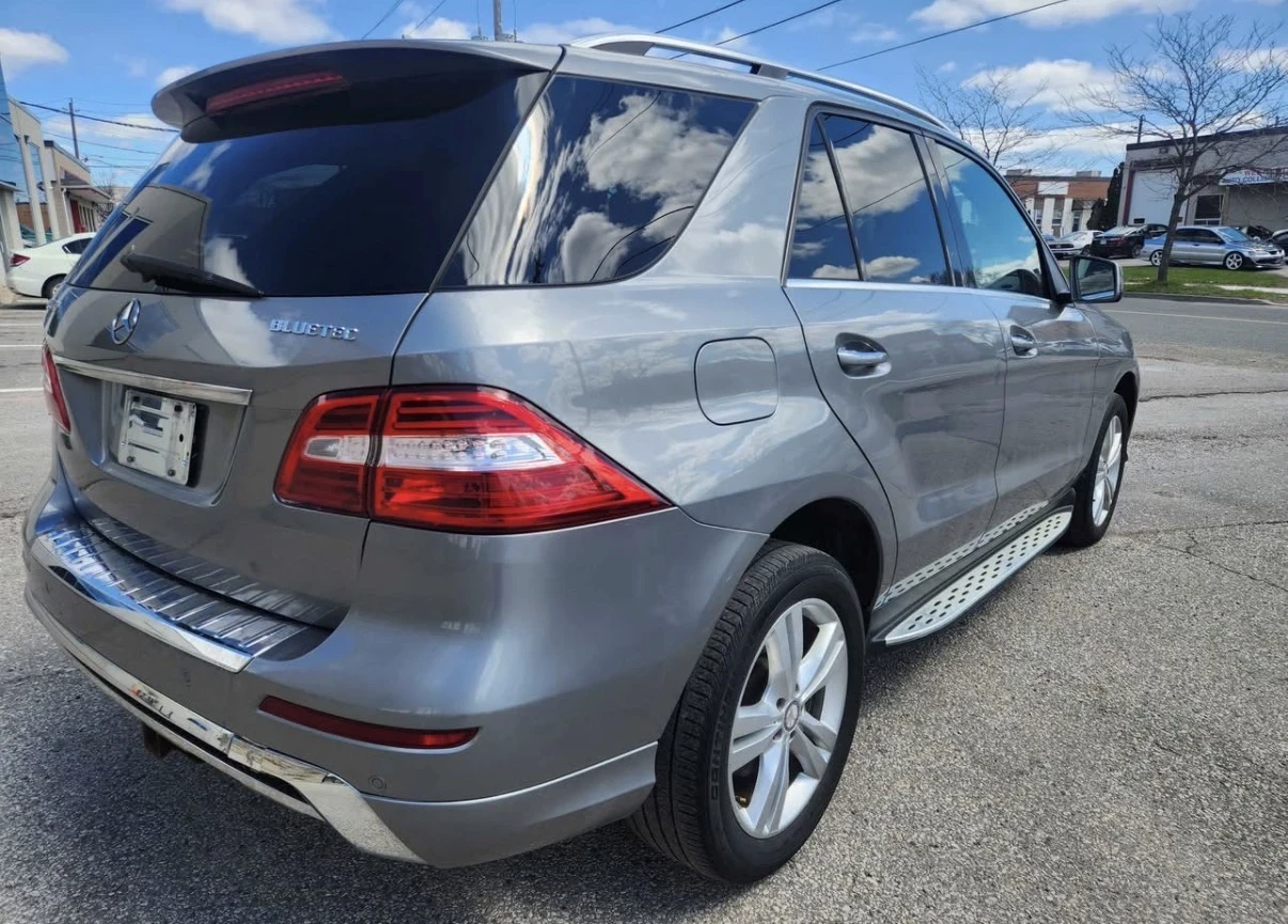 Mercedes-Benz ML 350 D * 360 КАМЕРА * ПОДГРЕВИ * НА ПРУЖИНИ * CARFAX * , снимка 4 - Автомобили и джипове - 54433378