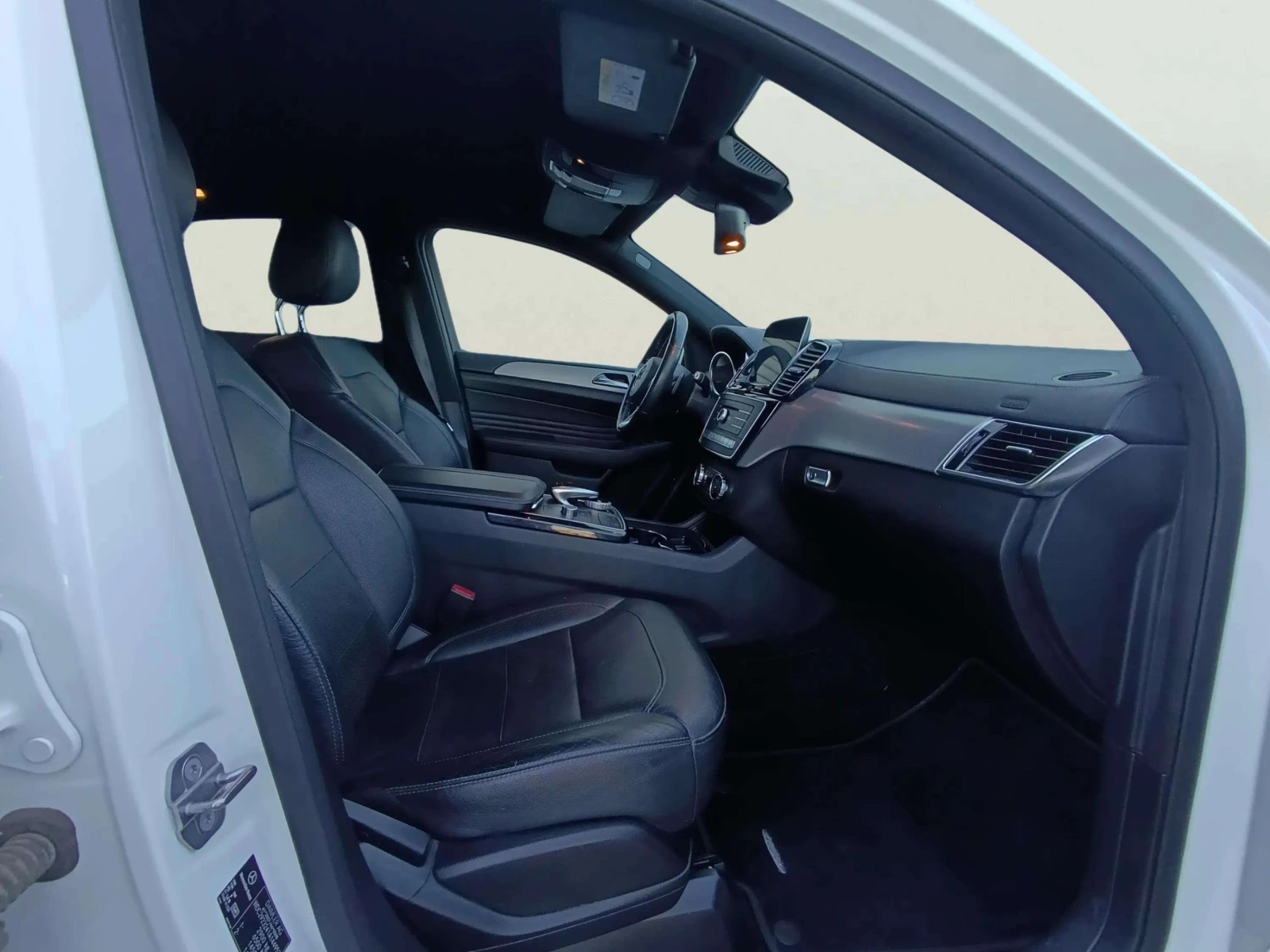 Mercedes-Benz GLE 3.0, снимка 8 - Автомобили и джипове - 54647821