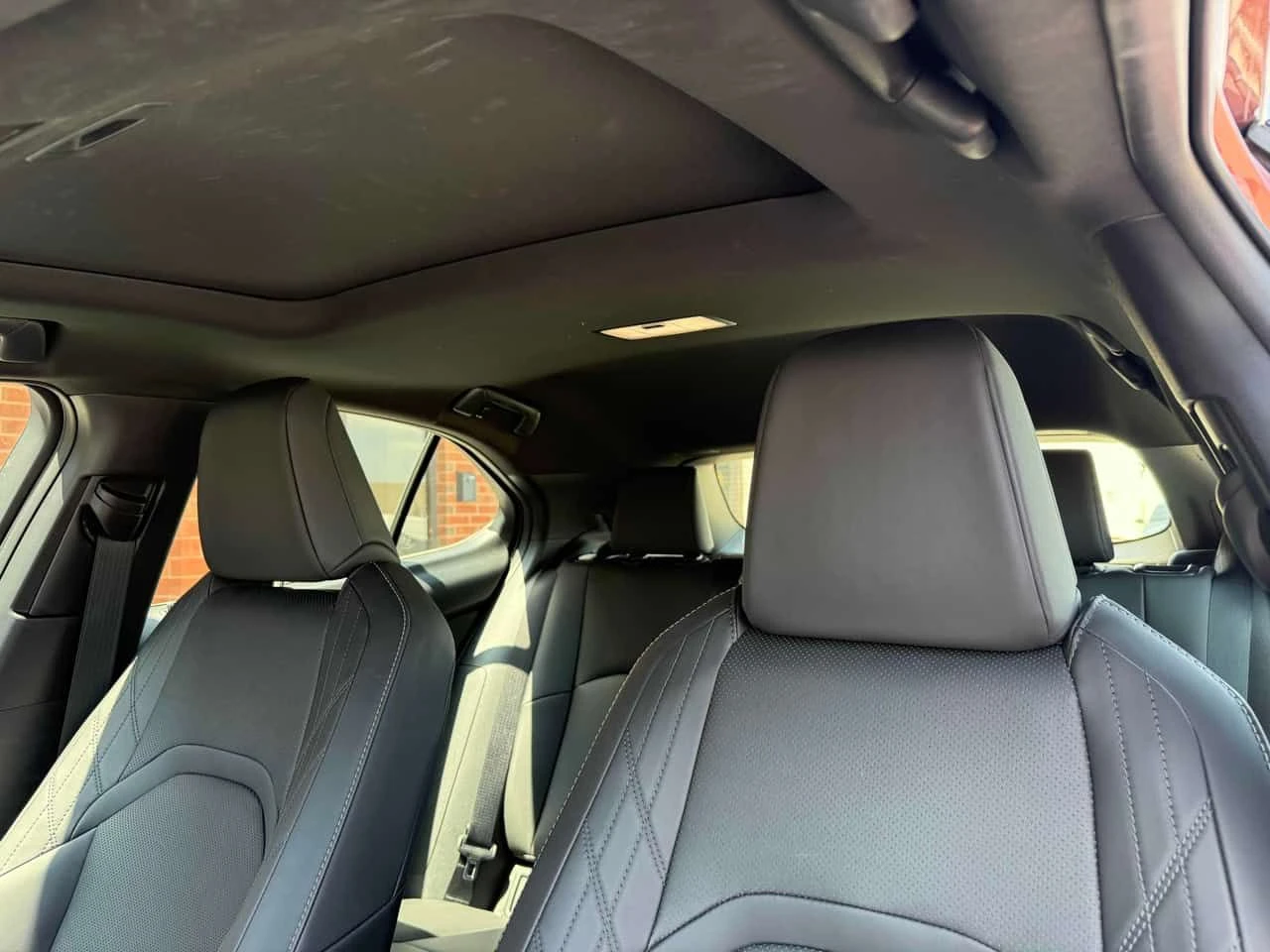 Lexus UX 300h CARFAX, снимка 11 - Автомобили и джипове - 54687740