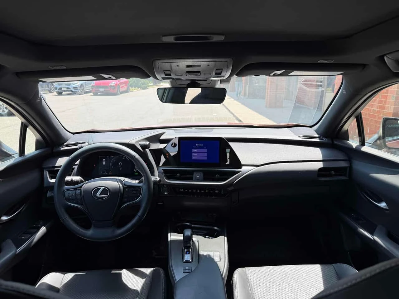 Lexus UX 300h CARFAX, снимка 9 - Автомобили и джипове - 54687740