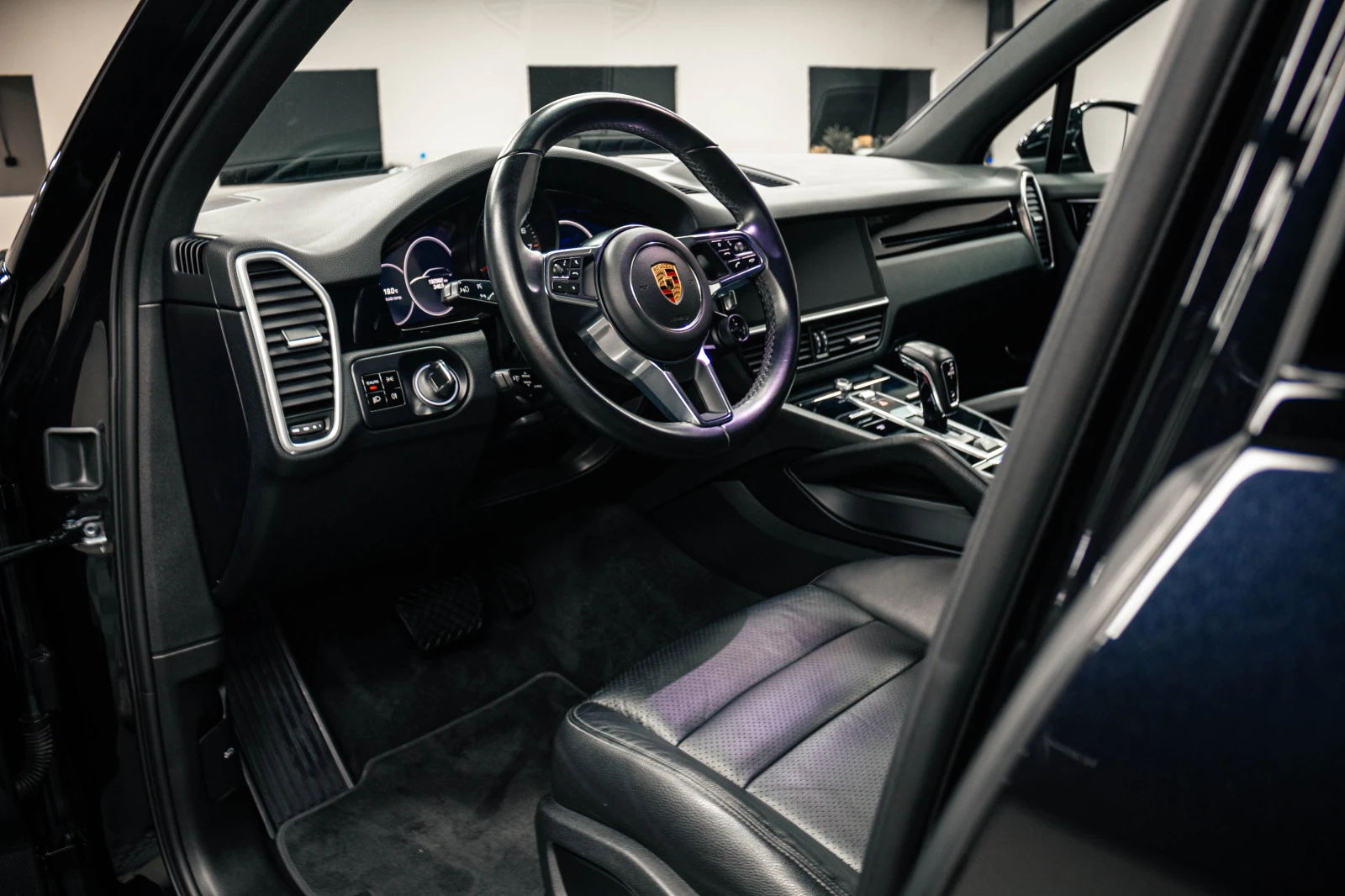 Porsche Cayenne 3.0 V6 Sport Chrono Package, снимка 10 - Автомобили и джипове - 54729125