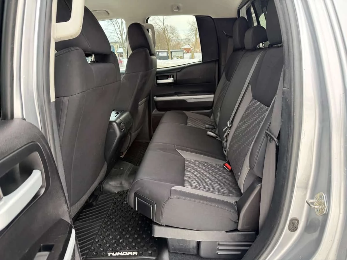 Toyota Tundra * 4x4 Double Cab SR5 Plus 5.7L * , снимка 10 - Автомобили и джипове - 55048195