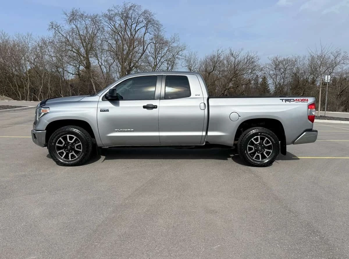 Toyota Tundra * 4x4 Double Cab SR5 Plus 5.7L * , снимка 3 - Автомобили и джипове - 55048195