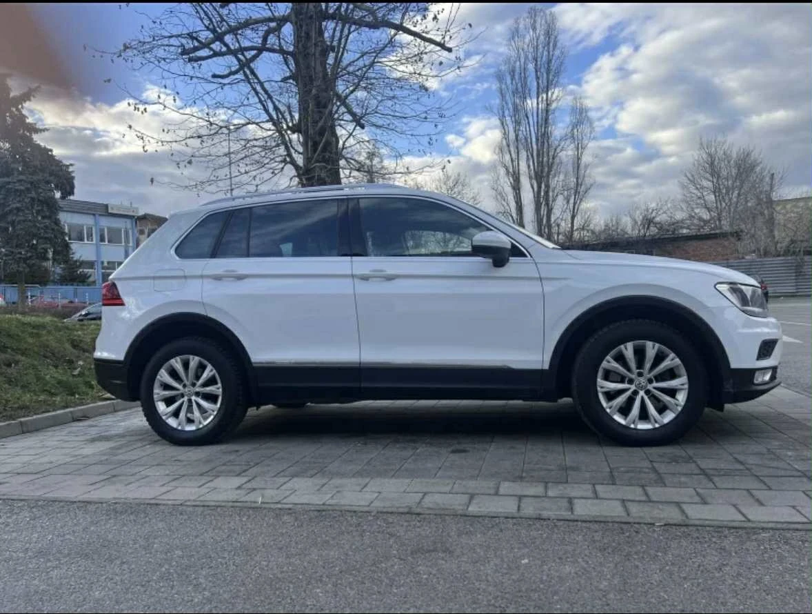 VW Tiguan 2.0 TDI 4Motion, снимка 2 - Автомобили и джипове - 55557761