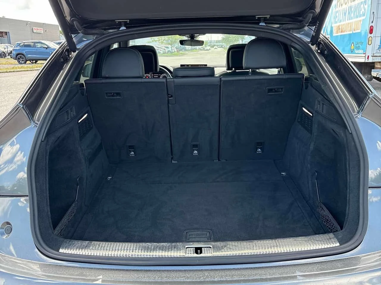 Audi Q5 Progressiv Sportback | OT ПРЕДСТАВИТЕЛСТВО НА AUDI, снимка 12 - Автомобили и джипове - 56742795