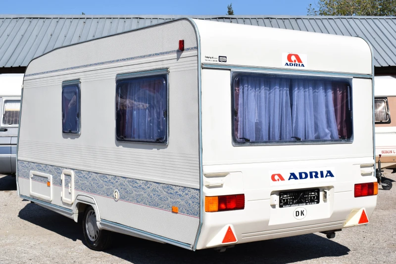 Каравана Adria Unika B 432 PS+ ФОРСЕЛТ, снимка 3 - Каравани и кемпери - 47298823