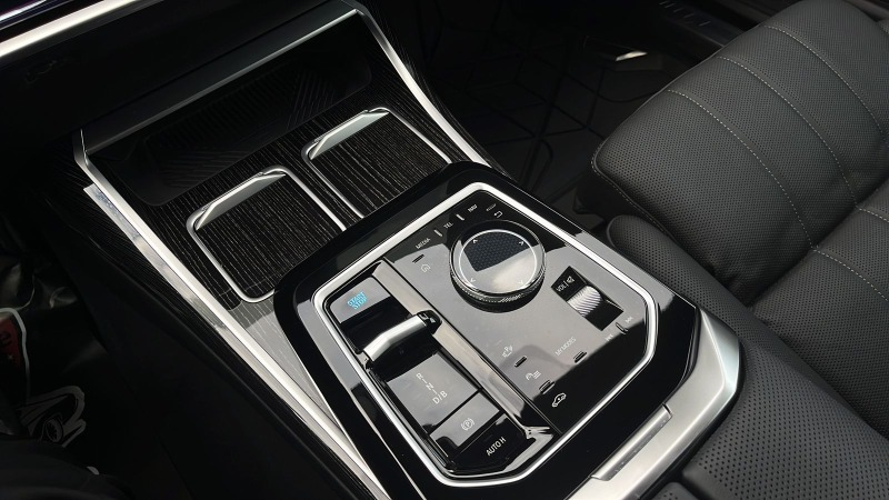 BMW i7 M60 xDrive = Executive Lounge= Individual Гаранция, снимка 6 - Автомобили и джипове - 45731006
