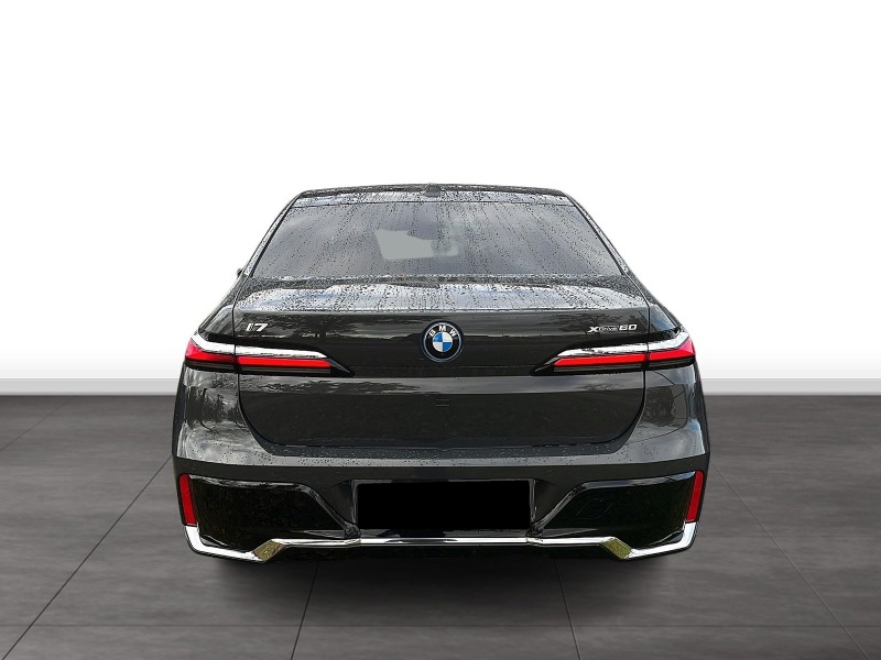 BMW i7 M60 xDrive = Executive Lounge= Individual Гаранция, снимка 2 - Автомобили и джипове - 45731006