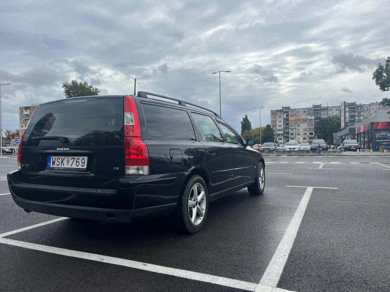 Volvo V70 Нов внос. D5, снимка 4 - Автомобили и джипове - 47392662