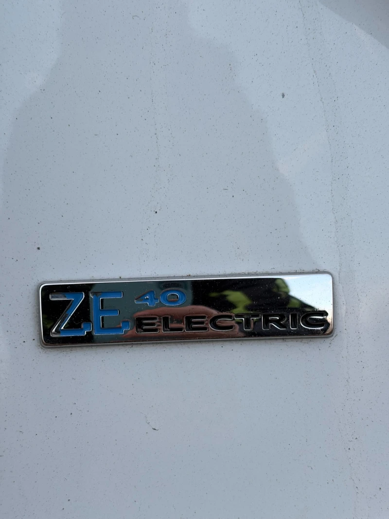 Renault Zoe, снимка 12 - Автомобили и джипове - 49119388