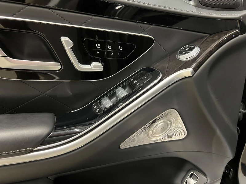Mercedes-Benz S 500 AMG/4MATIC/435HP/BURMESTER/LONG/MASSAGE/PANO/E138, снимка 12 - Автомобили и джипове - 50310930