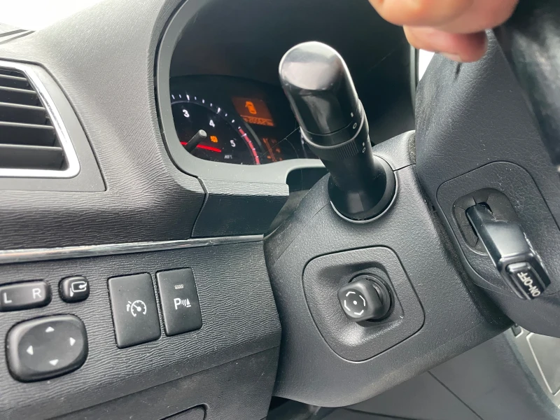 Toyota Avensis ПАНОРАМА* * * JBL* * * КОЖА* * * ЕЛ.СЕД.ПАМЕТ, снимка 11 - Автомобили и джипове - 51968258