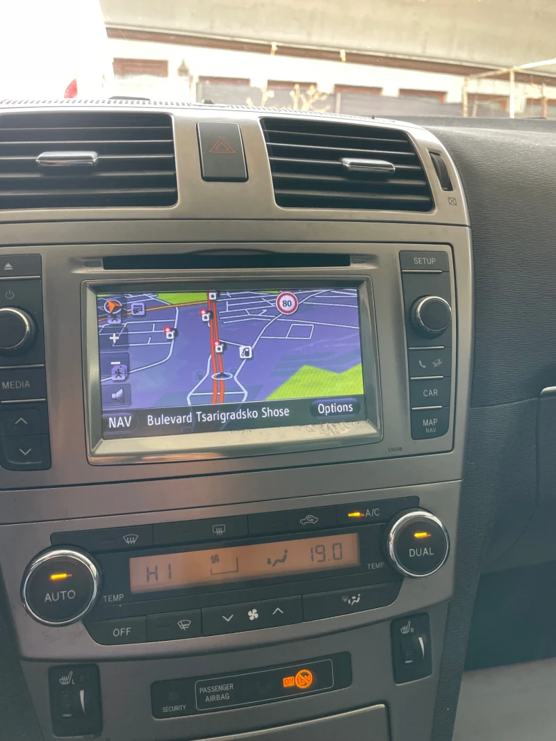 Toyota Avensis ПАНОРАМА* * * JBL* * * КОЖА* * * ЕЛ.СЕД.ПАМЕТ, снимка 9 - Автомобили и джипове - 51968258