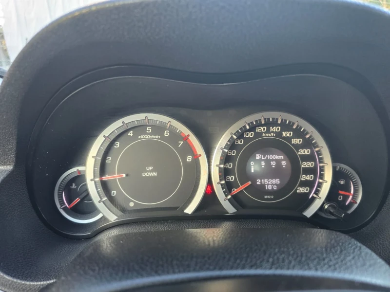 Honda Accord 2.0 Бензин Швейцария , снимка 11 - Автомобили и джипове - 52599110