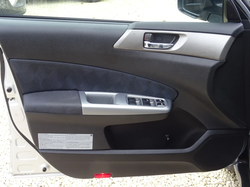 Subaru Forester 2.0 X bi-fuel, снимка 8 - Автомобили и джипове - 52773608