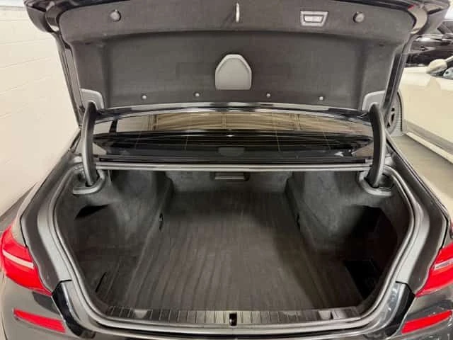 BMW 750 750i xDrive / М пакет/Карбон/2 ключа/Дистроник/, снимка 14 - Автомобили и джипове - 53714930