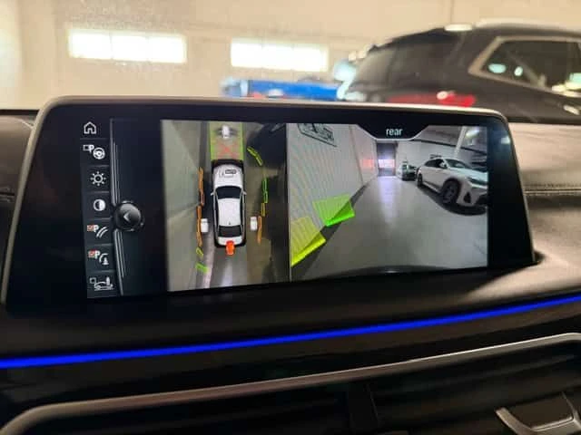 BMW 750 750i xDrive / М пакет/Карбон/2 ключа/Дистроник/, снимка 15 - Автомобили и джипове - 53714930