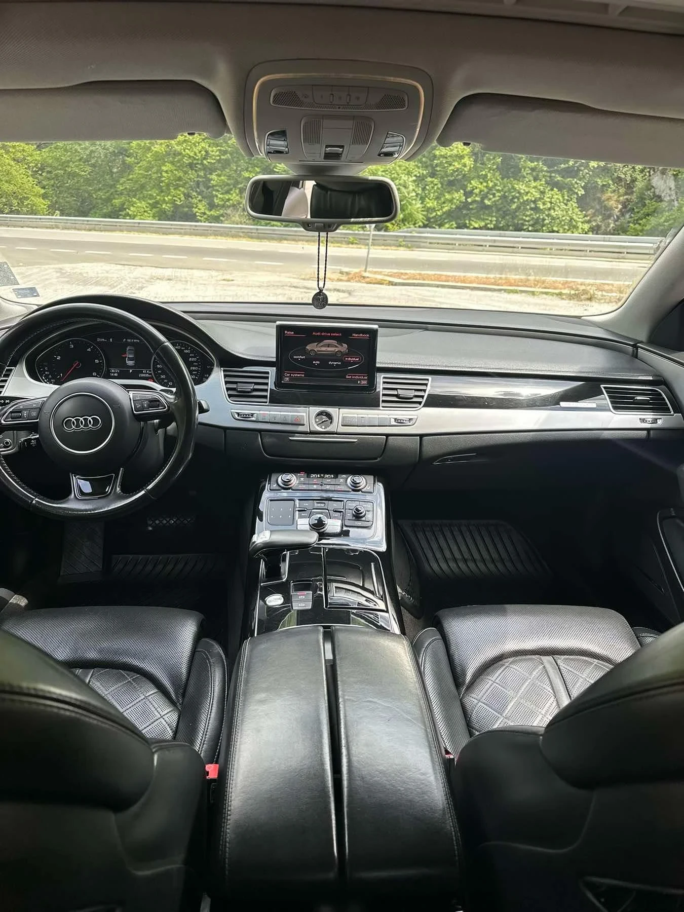 Audi A8 3.0 д - изображение 10