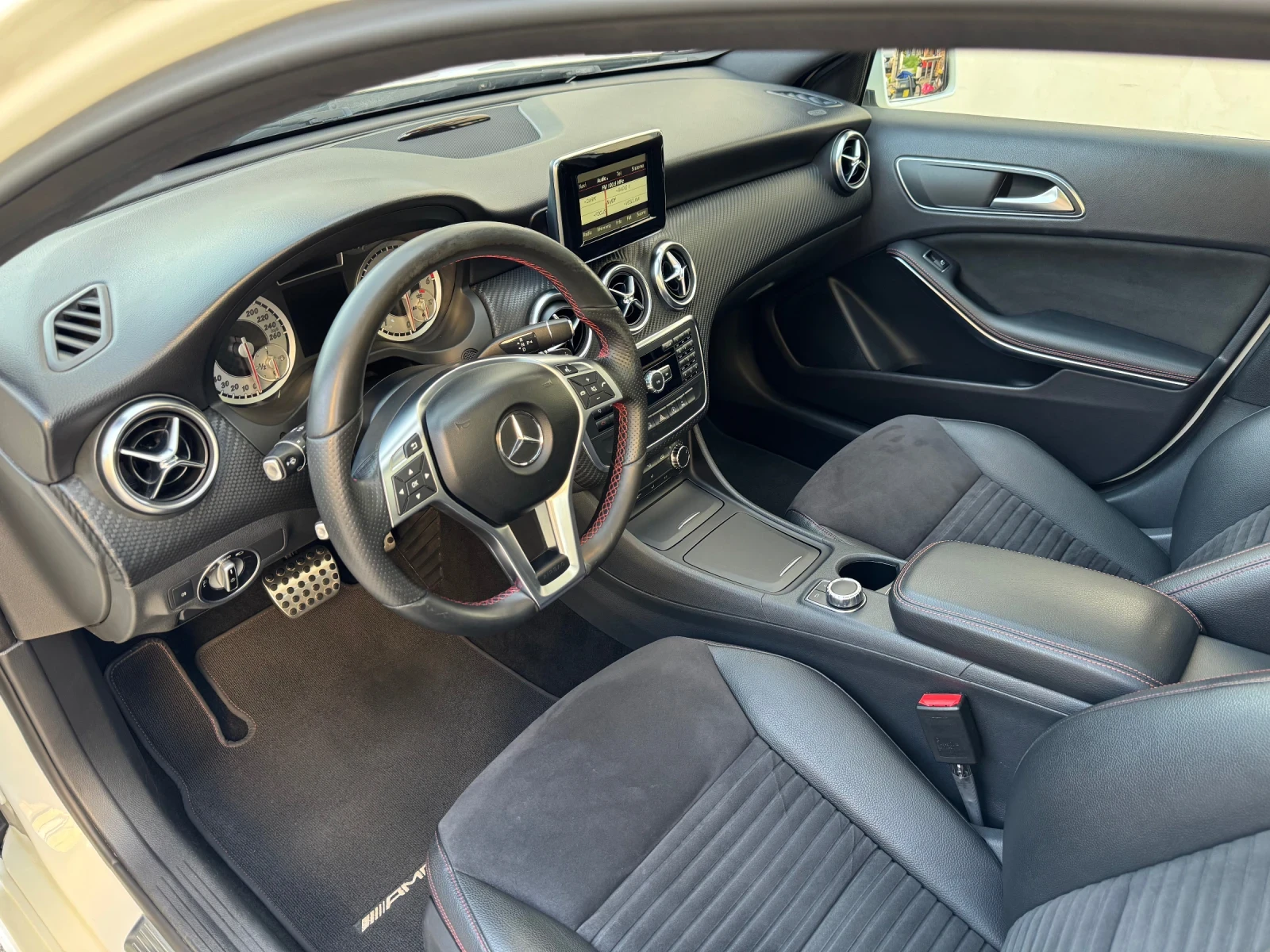Mercedes-Benz A 180 Face AMG, автомат 7G, full led, Panorama - изображение 8