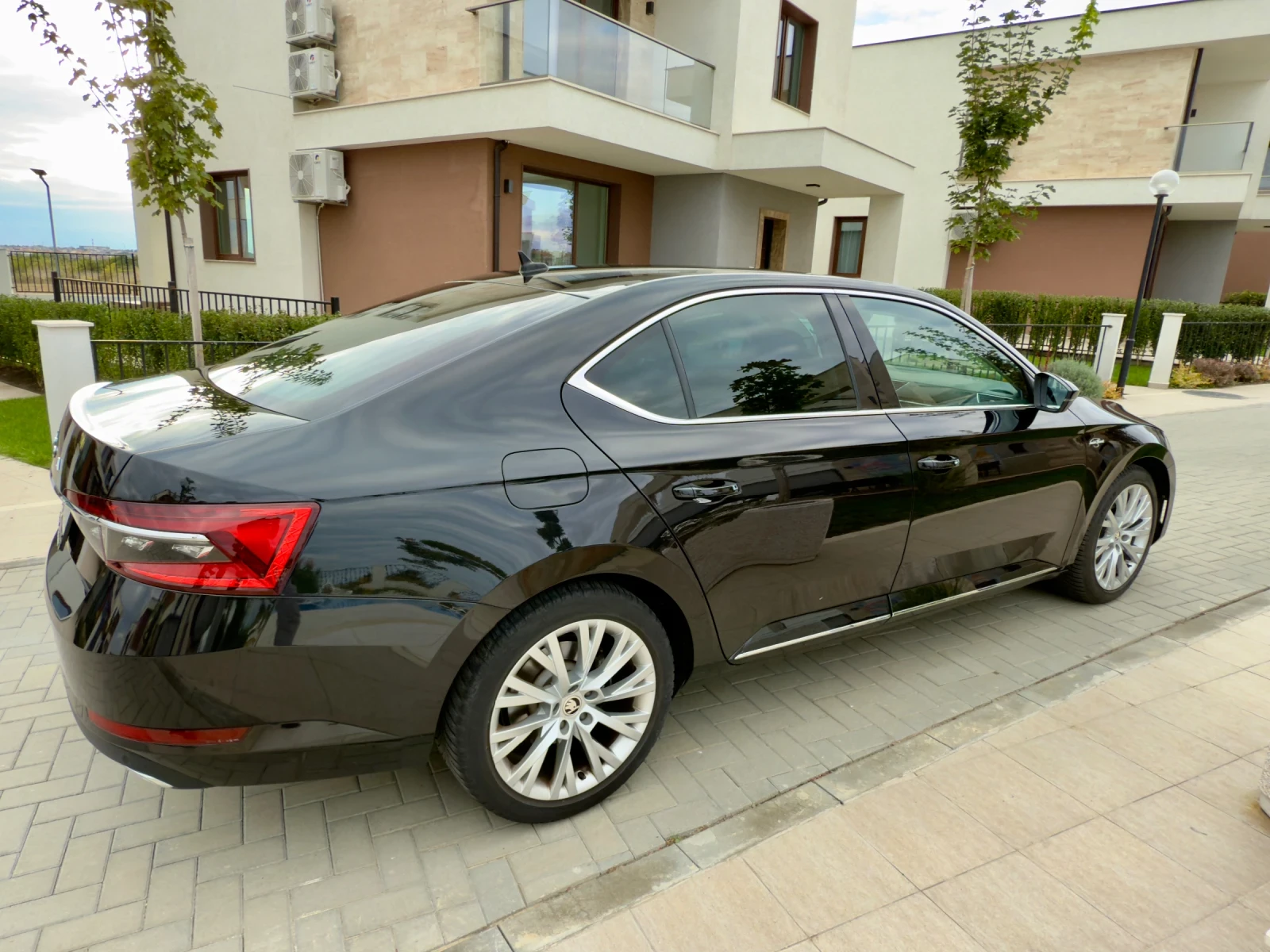 Skoda Superb Lorent&Clement - изображение 6