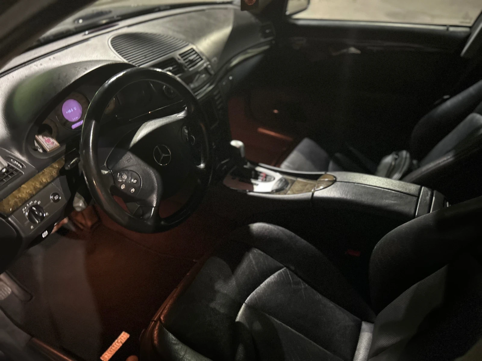 Mercedes-Benz E 500  - изображение 7