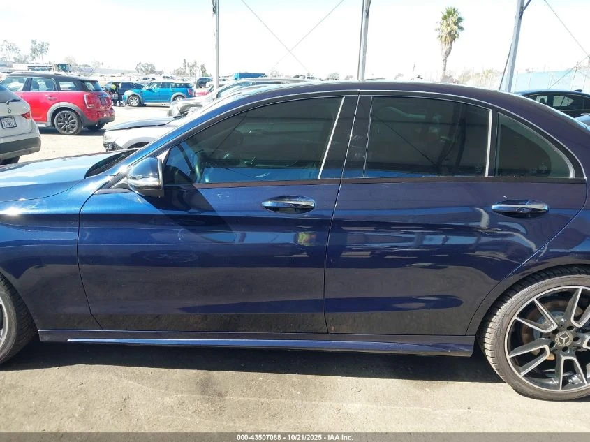 Mercedes-Benz C 300 2019 MERCEDES-BENZ C 300 - изображение 6