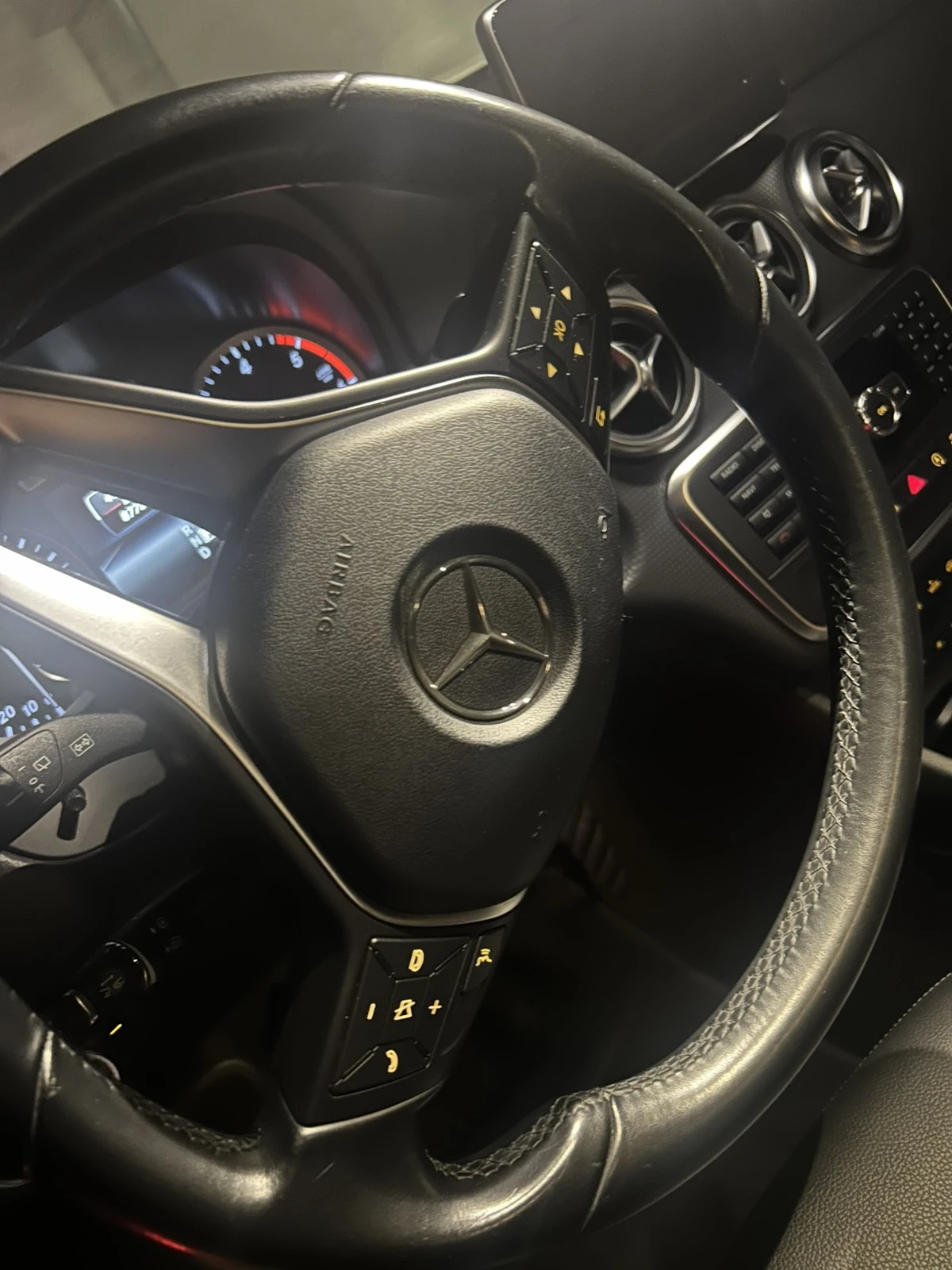 Mercedes-Benz A 200 87783 реални км, сервизна история - изображение 6