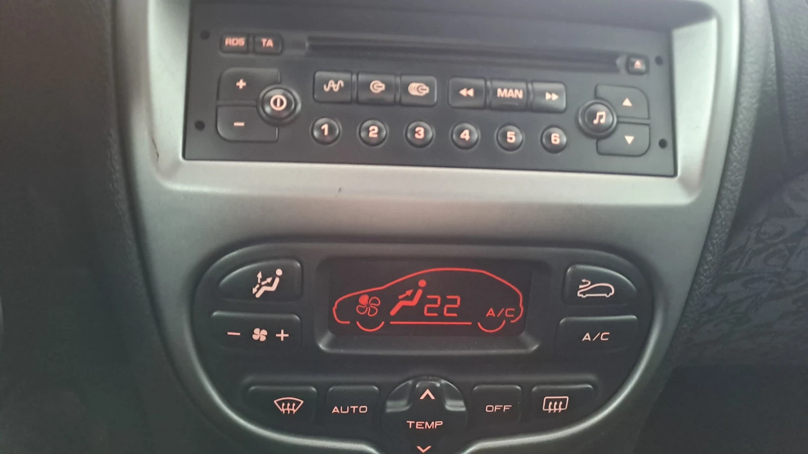 Peugeot 206 (1.6 109кс.) SR.SPORT!, снимка 9 - Автомобили и джипове - 54091951