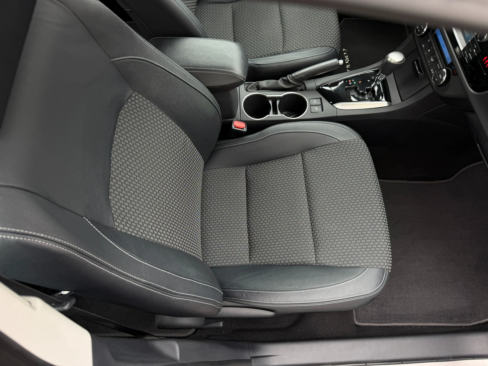 Toyota Corolla 65000��* 1.6I* 132kc* ���������* �������� ������� | Mobile.bg � ����������� 12