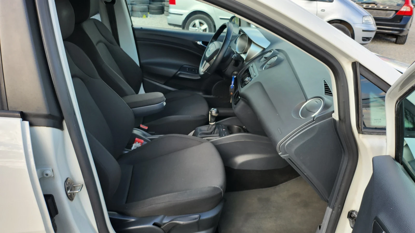 Seat Ibiza 1.9 TDI 105 КОНЯ, снимка 11 - Автомобили и джипове - 54295753