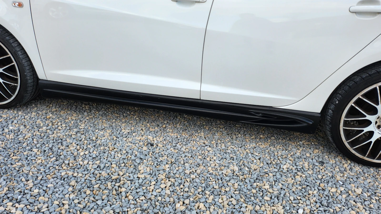 Seat Ibiza 1.9 TDI 105 КОНЯ, снимка 8 - Автомобили и джипове - 54295753