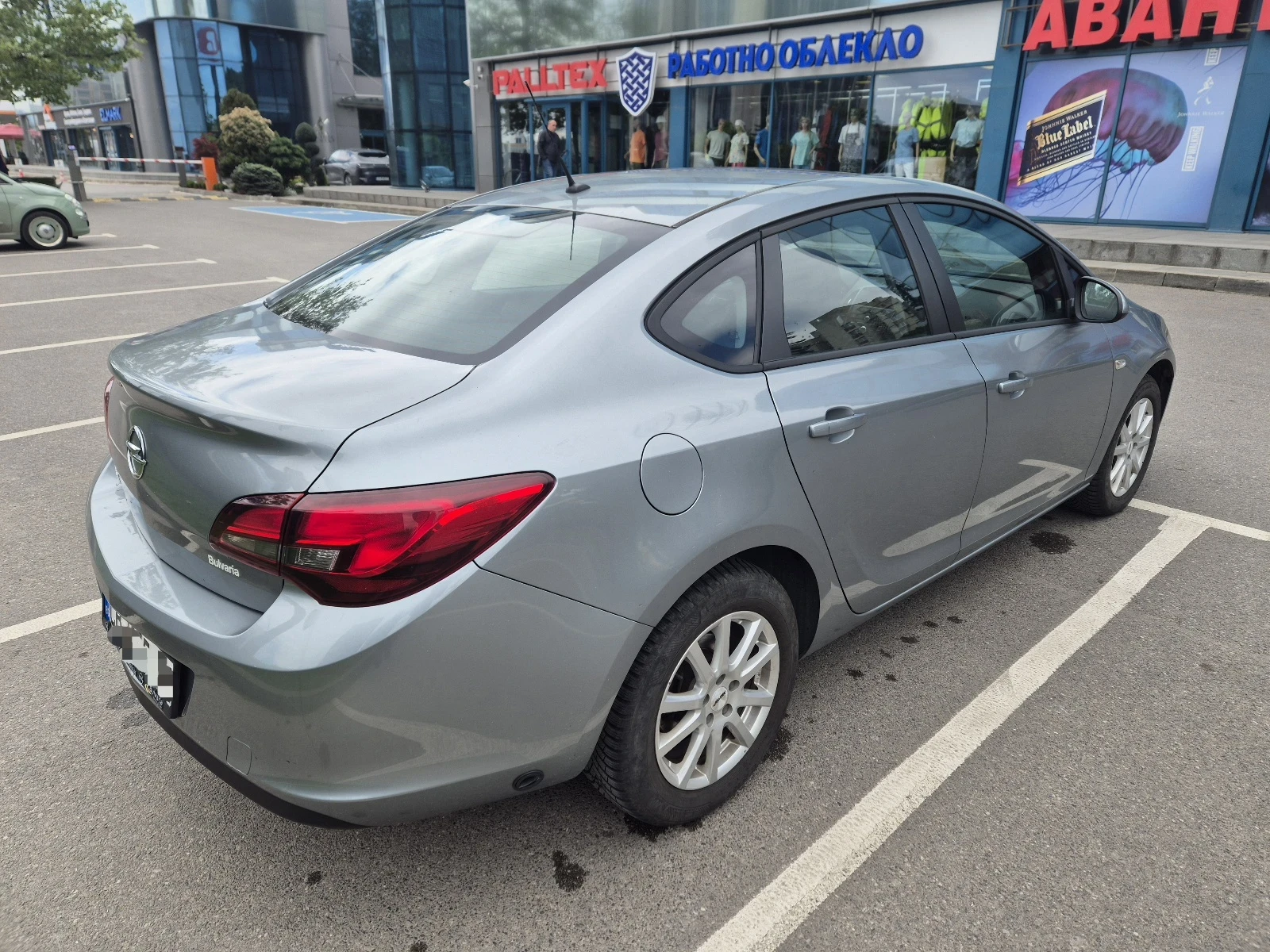 Opel Astra J 1.6 LPG от България, снимка 4 - Автомобили и джипове - 54673608