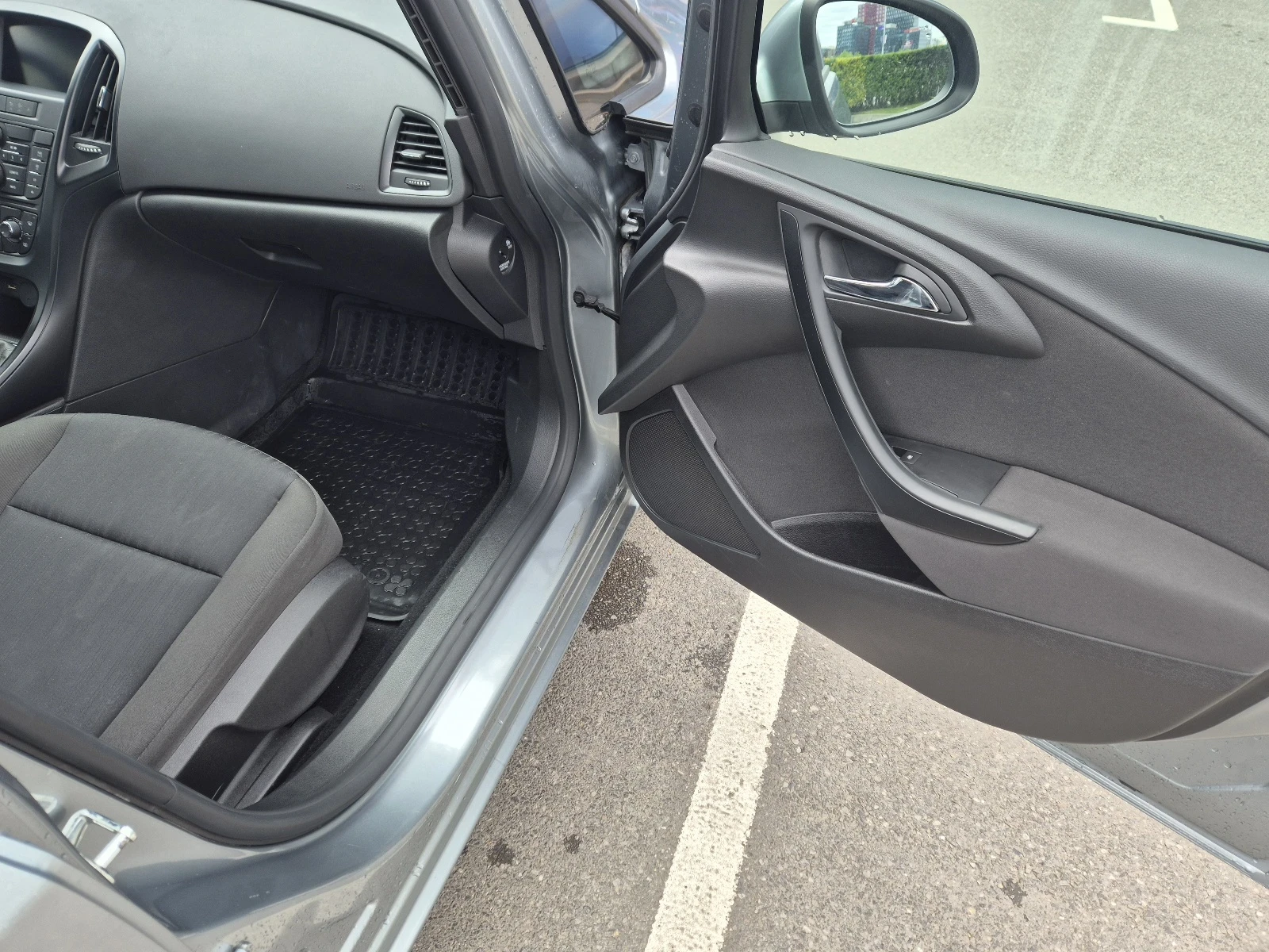 Opel Astra J 1.6 LPG от България, снимка 13 - Автомобили и джипове - 54673608