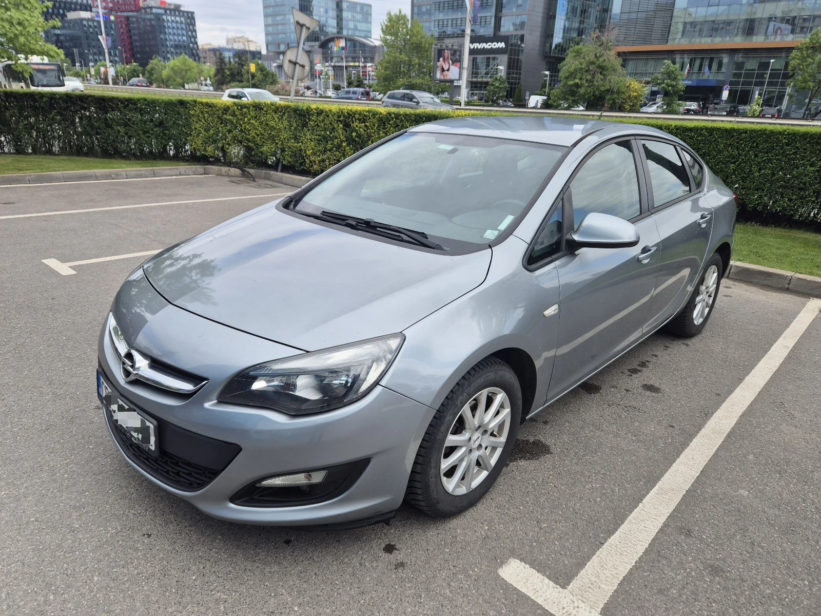 Opel Astra J 1.6 LPG от България