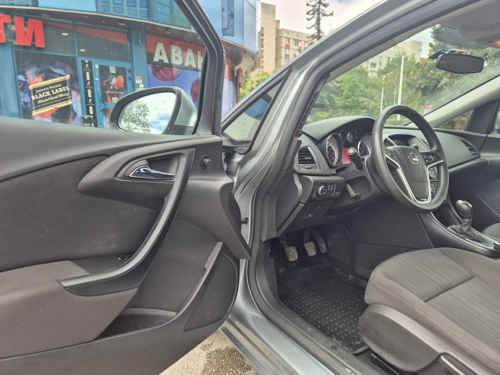 Opel Astra J 1.6 LPG от България, снимка 7 - Автомобили и джипове - 54673608
