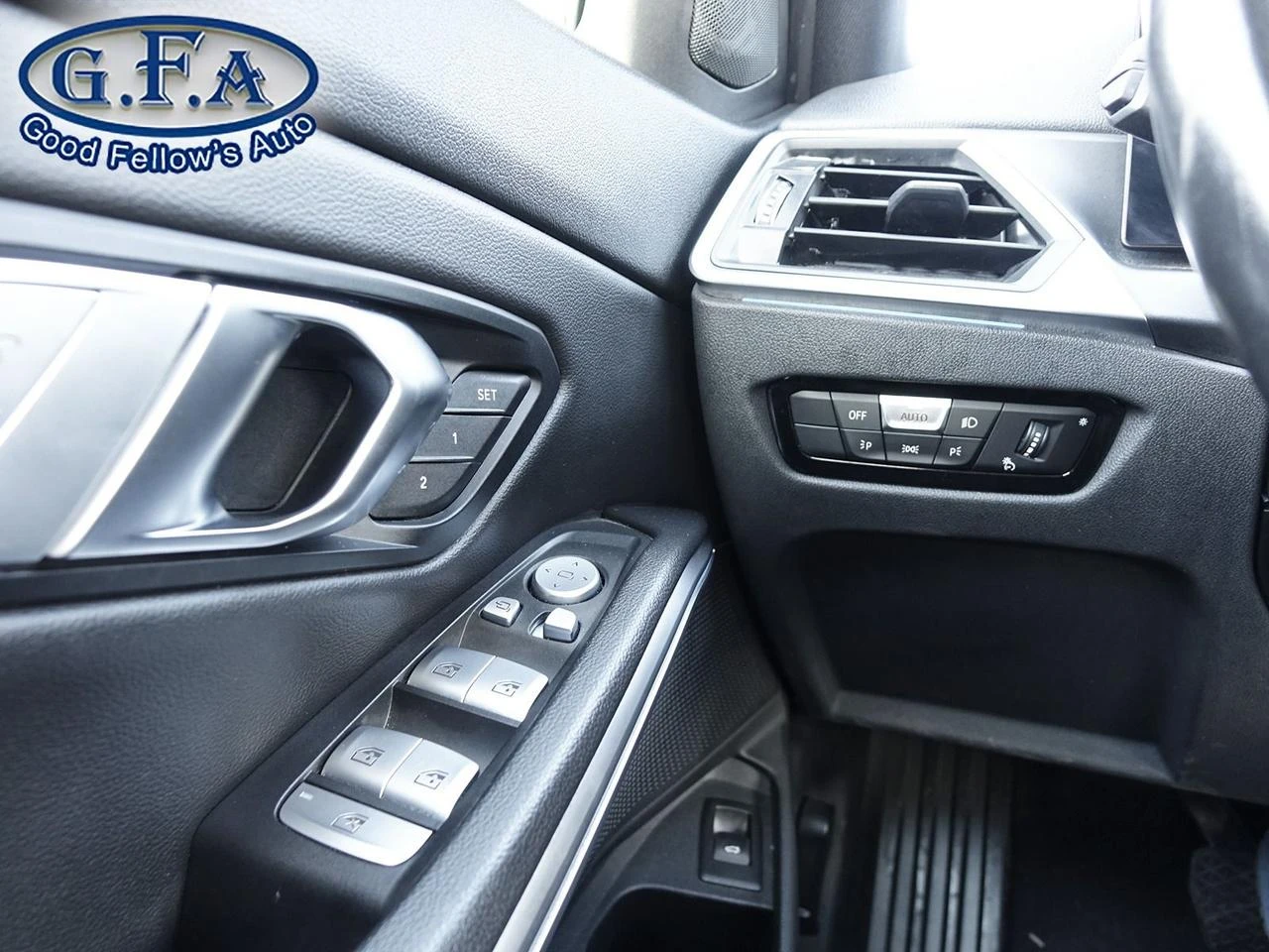 BMW 330 XDRIVE* КАМЕРА* ЛИЗИНГ, снимка 14 - Автомобили и джипове - 54765492