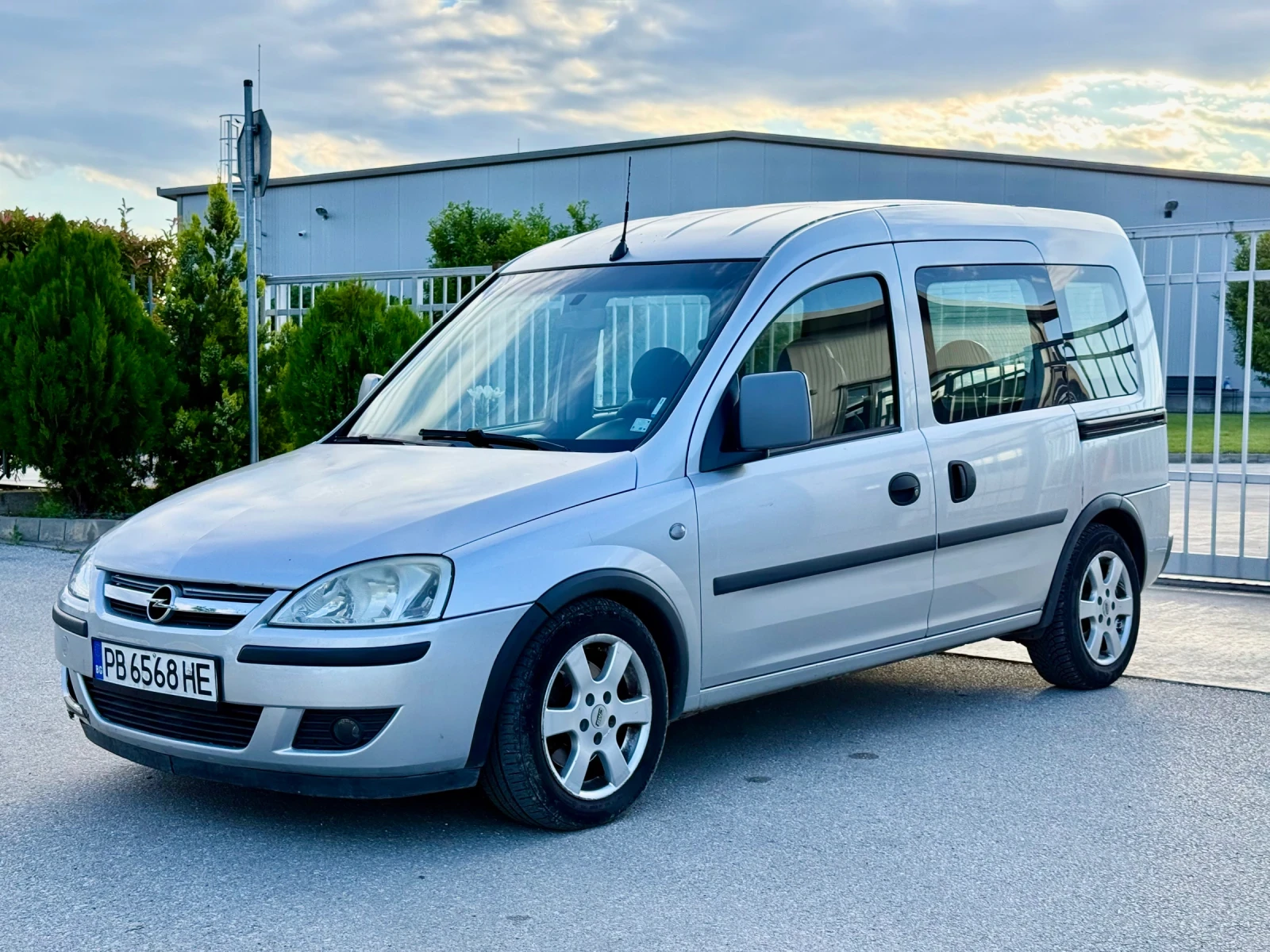 Opel Combo 1.7CDTI/ КЛИМАТИК/ ТЕГЛИЧ/ обслужено 