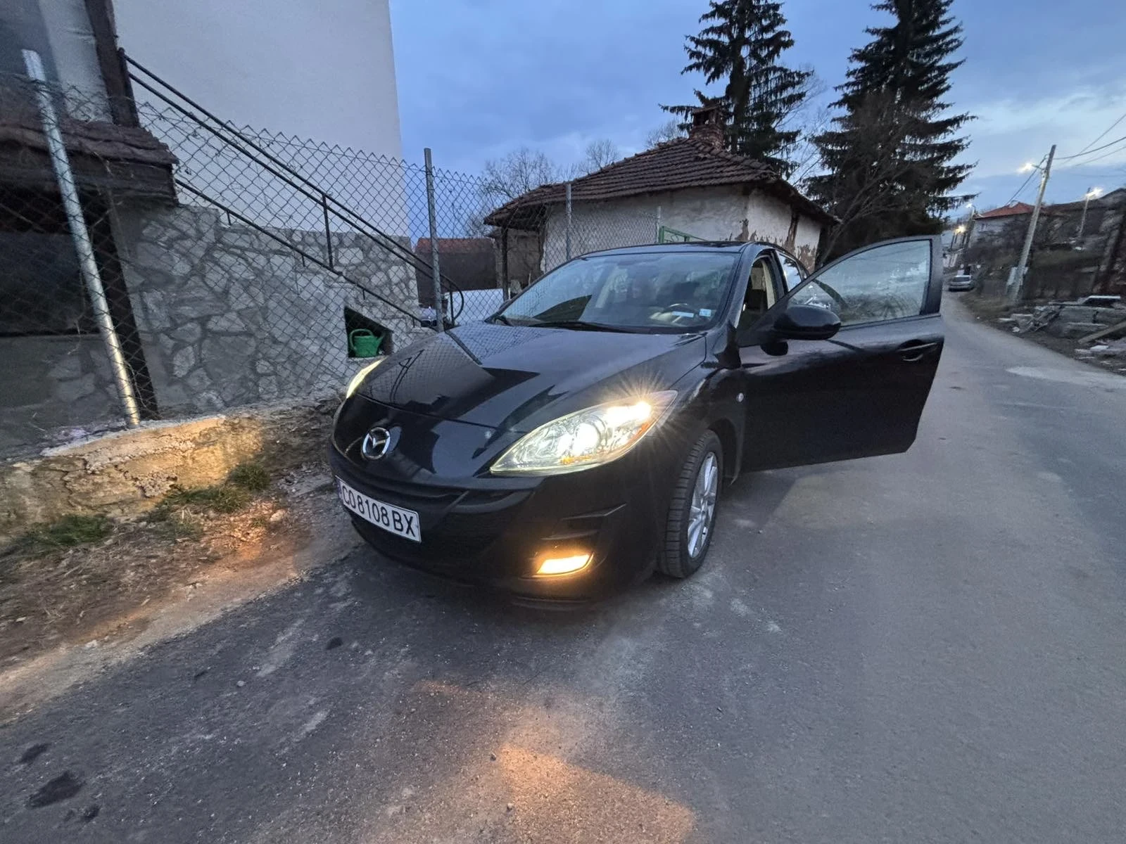 Mazda 3, снимка 2 - Автомобили и джипове - 55097179