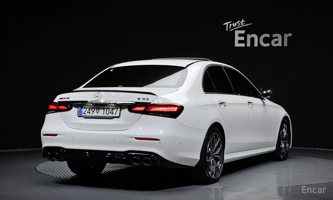 Mercedes-Benz E 220, снимка 2 - Автомобили и джипове - 55401315