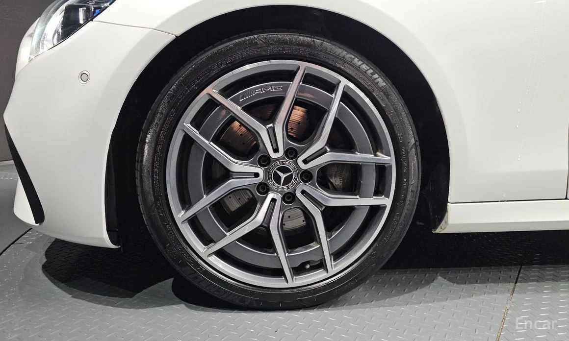 Mercedes-Benz E 220, снимка 5 - Автомобили и джипове - 55401315