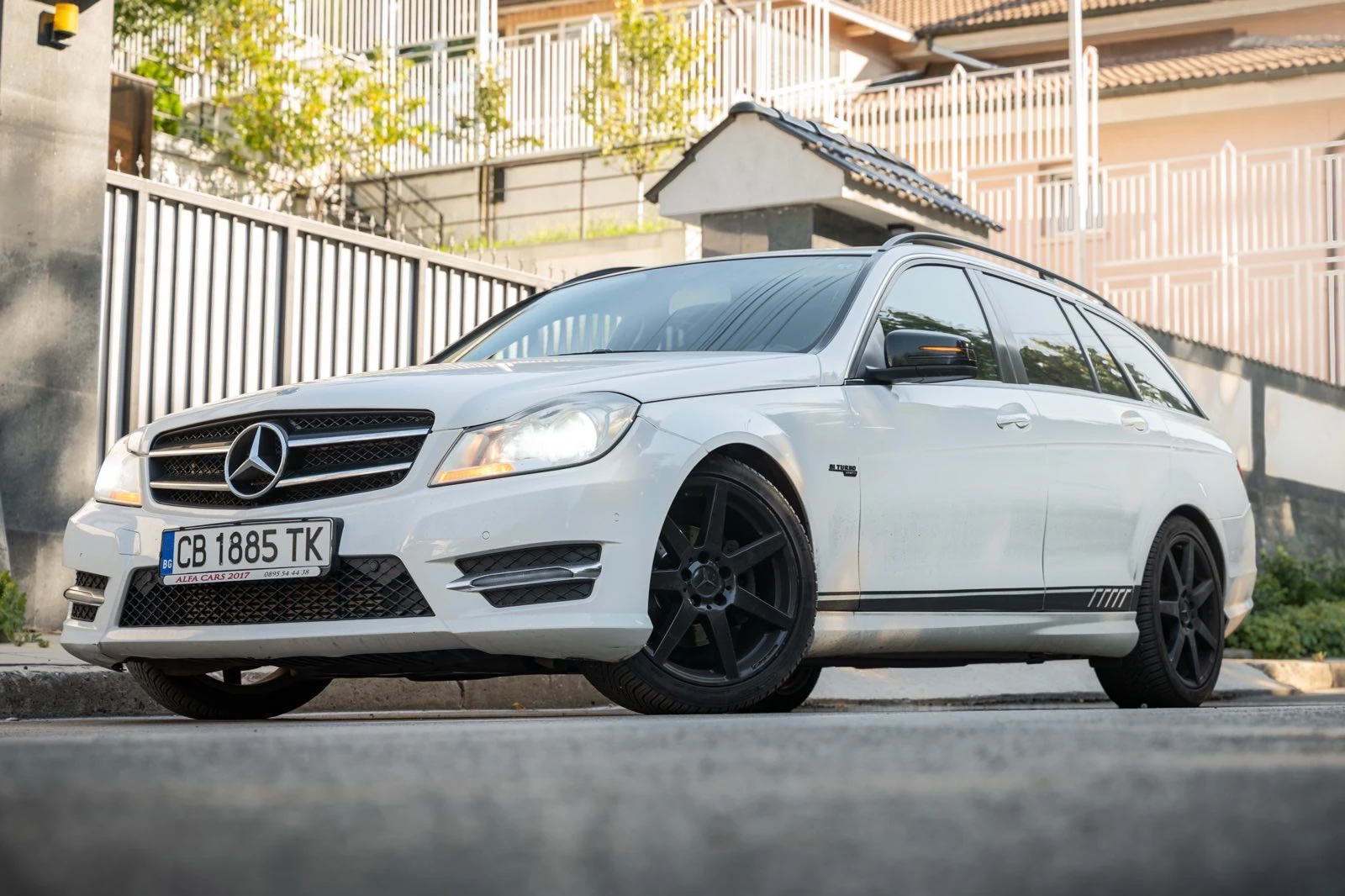 Mercedes-Benz C 250 4 MATIC, снимка 9 - Автомобили и джипове - 55515771