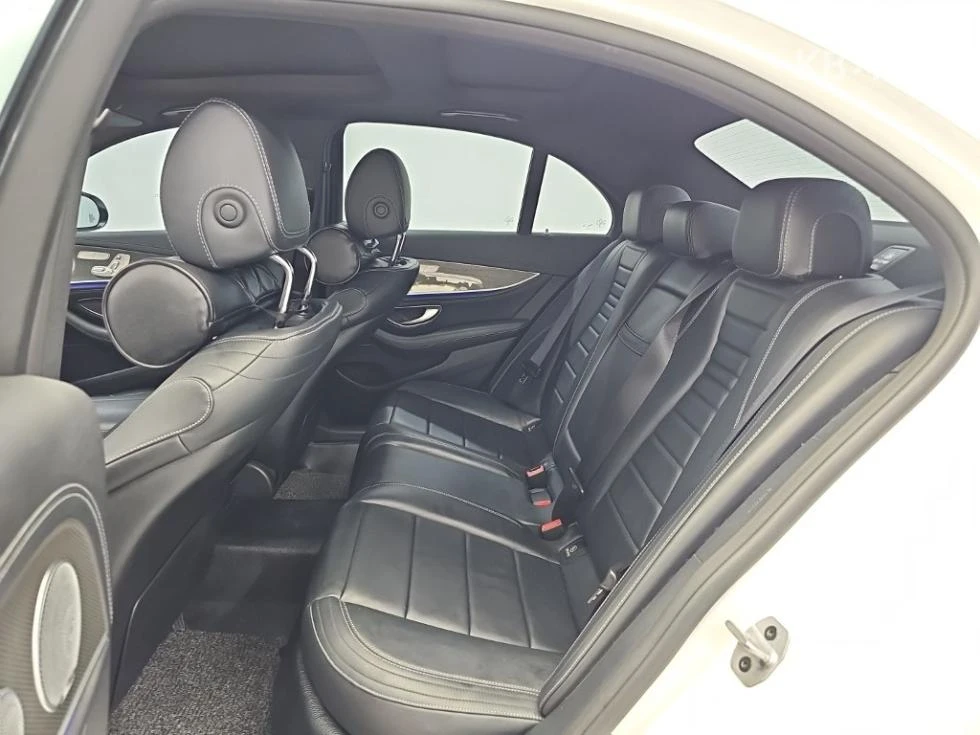 Mercedes-Benz E 300 4MATIC AMG LINE HEAD UP 360CAM PANORAMA BURMESTER, снимка 11 - Автомобили и джипове - 55554630