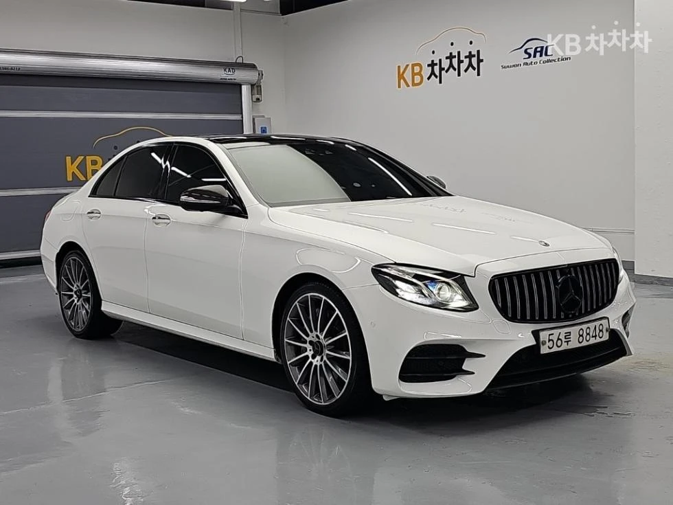 Mercedes-Benz E 300 4MATIC AMG LINE HEAD UP 360CAM PANORAMA BURMESTER, снимка 2 - Автомобили и джипове - 55554630