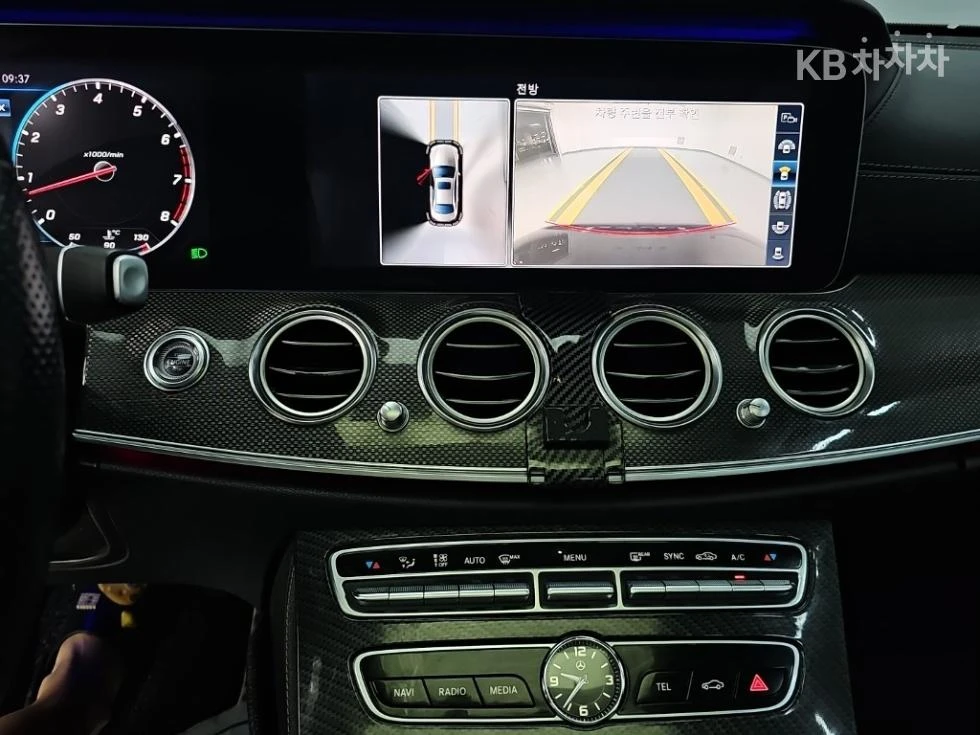 Mercedes-Benz E 300 4MATIC AMG LINE HEAD UP 360CAM PANORAMA BURMESTER, снимка 9 - Автомобили и джипове - 55554630